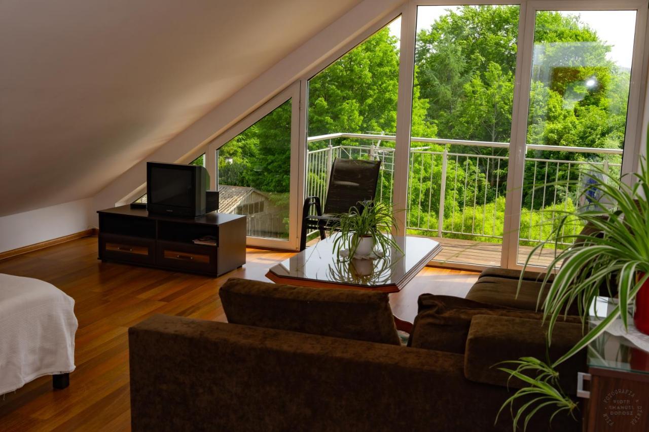 Isaan Ostrzyce Guest House Екстериор снимка