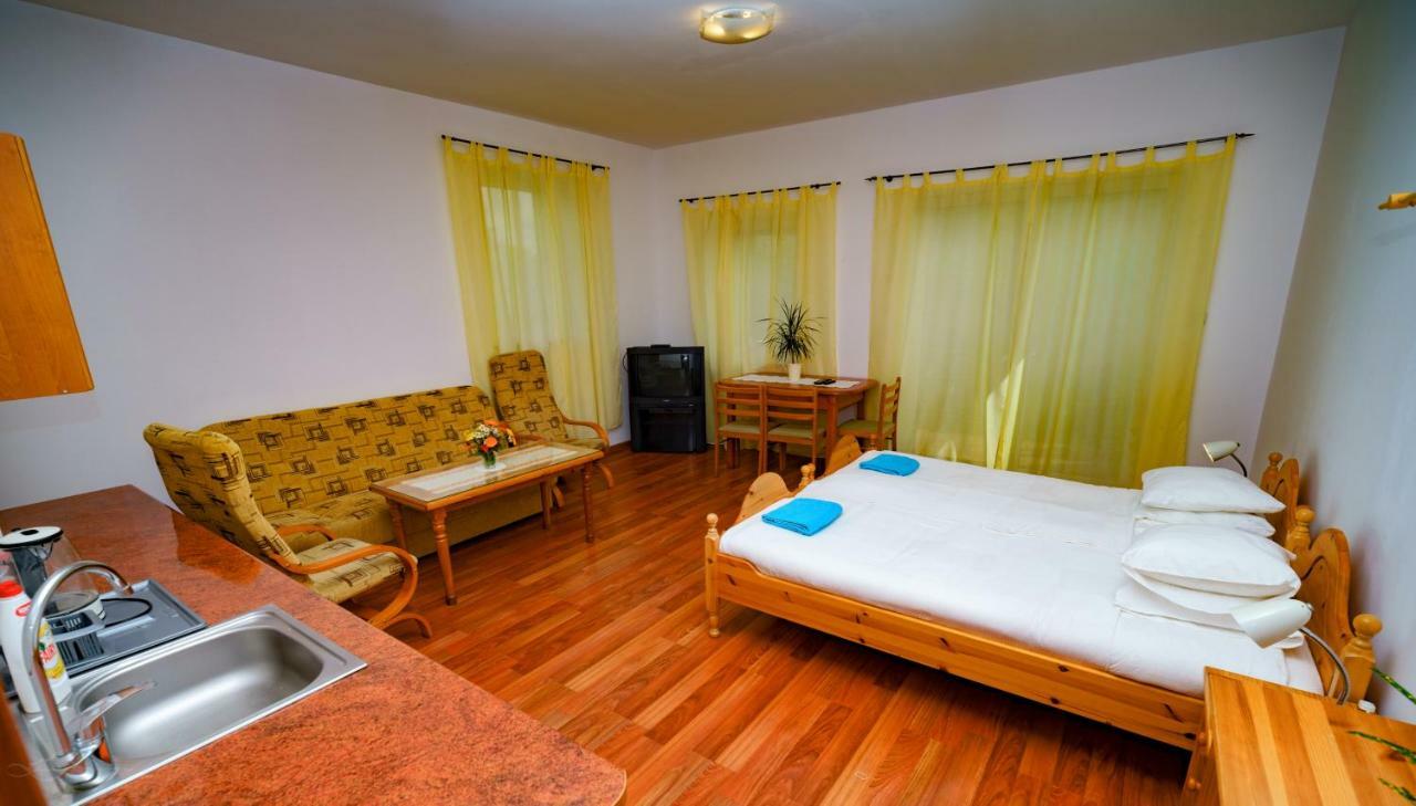 Isaan Ostrzyce Guest House Екстериор снимка